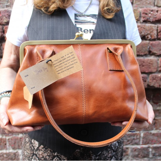 Doris Shoulder Bag Clipframe Tan Smooth Leather